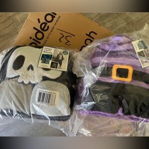 2x HOODED kids Blankets - NEW